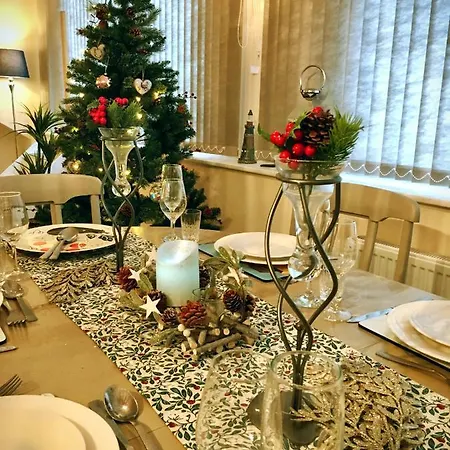 Superb Penthouse With Balcony, Lift, Parking, Views Διαμέρισμα