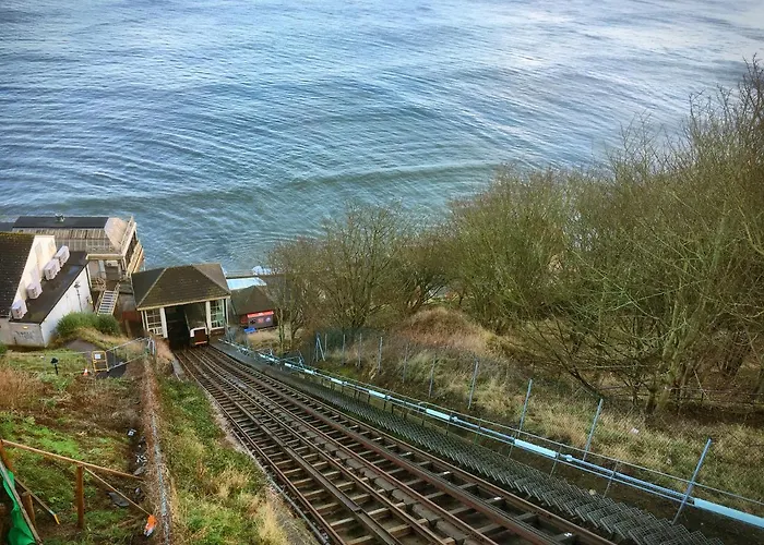 Daire Superb Penthouse With Balcony, Lift, Parking, Views Scarborough