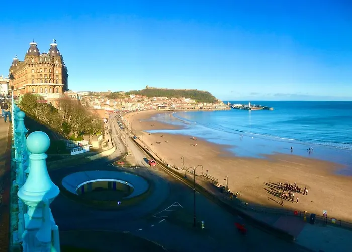 Superb Penthouse With Balcony, Lift, Parking, Views Apartamento