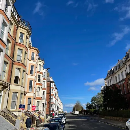 Superb Penthouse With Balcony, Lift, Parking, Views