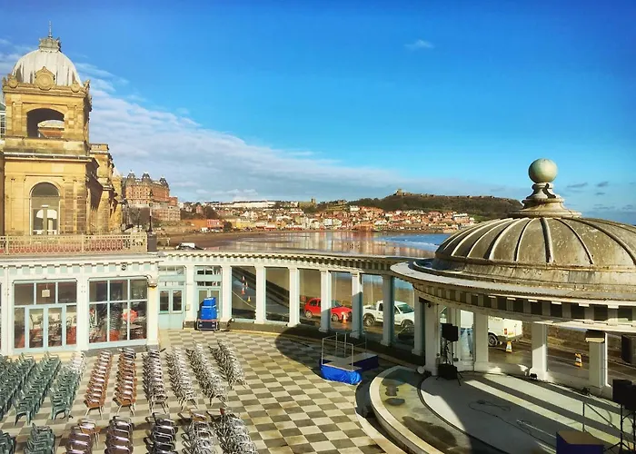 Superb Penthouse With Balcony, Lift, Parking, Views *